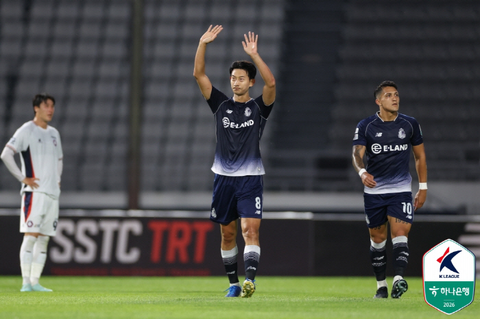 '가르시아 극장골' 충북청주, 14경기 만에 첫 승...이랜드에 2-1 역전승[현장 리뷰]