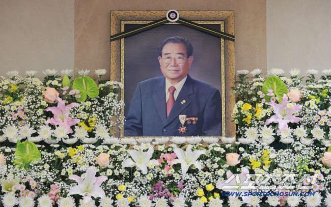 "전국~ 노래자랑!"…故 송해 떠난 지 4년, 95세에 멈춘 국민 MC의 시간