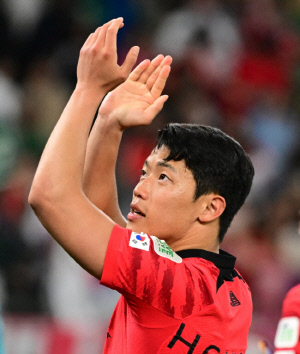 [오피셜]'韓 국대' 황희찬 영입 본격 시동거나...풀럼 공격진 대형 이탈 확정, 'EPL 68골' 특급 공격수도 OUT, 방출 명단 확정
