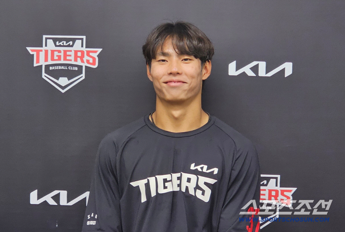 KIA 외야는 화수분? "신인같지 않다" 폭풍칭찬 → 19세 김민규도 터질까…"김도영 형처럼 뜨거운 환호 듣고파" 