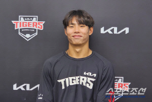 KIA 외야는 화수분? "신인같지 않다" 폭풍칭찬 → 19세 김민규도 터질까…"김도영 형처럼 뜨거운 환호 듣고파" [인터뷰]