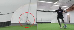 "너무 세게 찼나?"…축구 로봇, 강력한 슈팅에 벽 움푹 파여