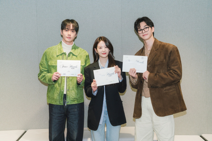 '군필'된 송강, 전역 후 첫 작품 '포핸즈' 8월 컴백..이준영X장규리까지 관계성 맛집 예고