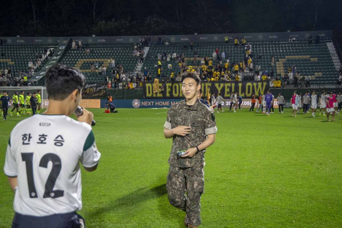 '이런 스토리가' 김포FC, 홈 개막전 경차 경품의 주인공은 최근 MOU 맺은 수도포병여단 장병!