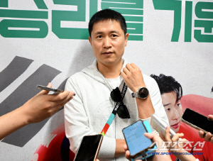 [과달라하라 현장]"FIFA는 바보가 아니다" '홈팀' 멕시코 판정 애드밴티지 예상, 이영표 "홍명보호 현실적 목표는 조 2위"