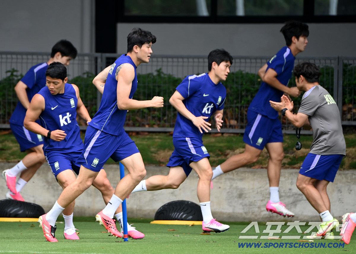 9일(한국시각) 멕시코 과달라하라 인근 사포판 월드컵대표팀 베이스캠프 훈련장 치바스 베르데 바예에서 진행된 대한민국 월드컵 대표팀의 공식 훈련. 황희찬 김민재 이동경 등 선수들이 질주하고 있다. 사포판(멕시코)=허상욱 기자 wook@sportschosun.com/2026.06.09/