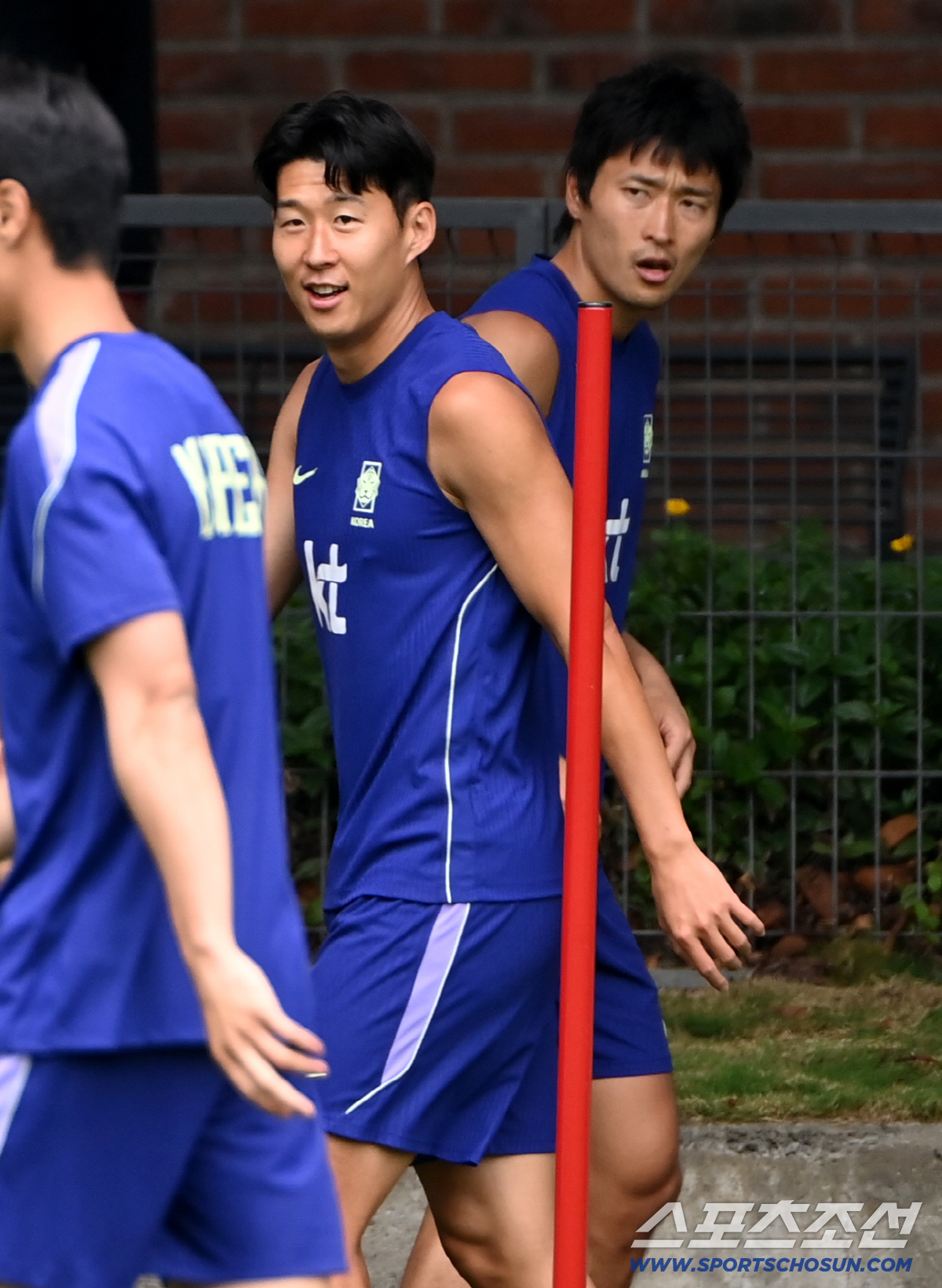 9일(한국시각) 멕시코 과달라하라 인근 사포판 월드컵대표팀 베이스캠프 훈련장 치바스 베르데 바예에서 진행된 대한민국 월드컵 대표팀의 공식 훈련. 손흥민과 조규성이 훈련을 펼치고 있다. 사포판(멕시코)=허상욱 기자 wook@sportschosun.com/2026.06.09/