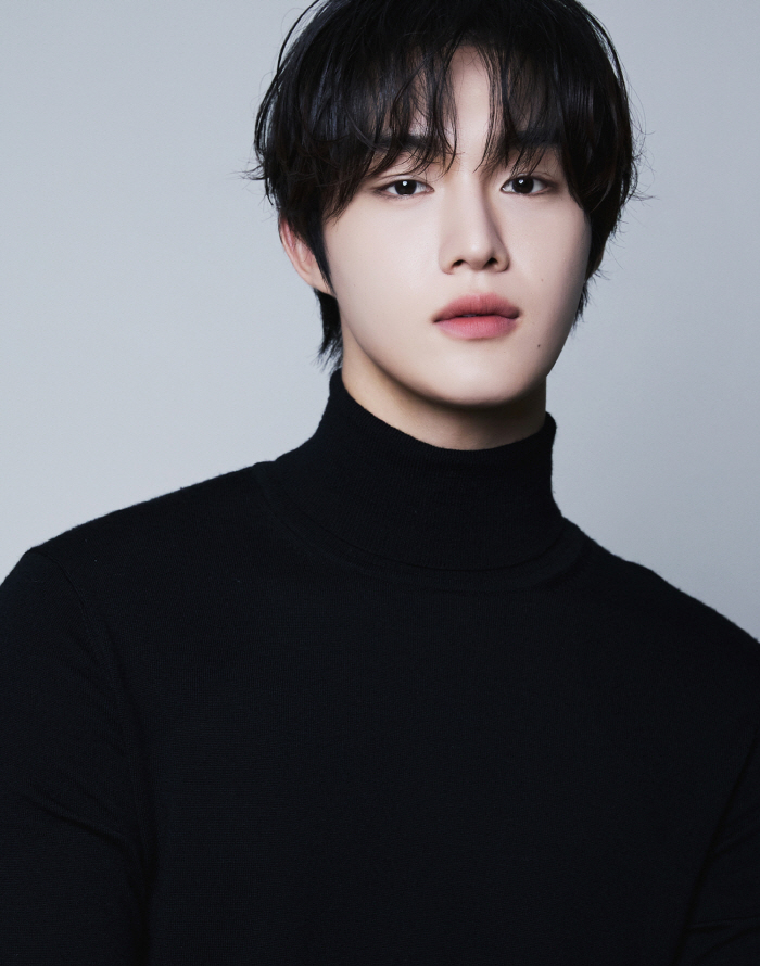 [공식] CIX 현석, 매니지먼트런과 전속계약…박성웅-진영과 한솥밥