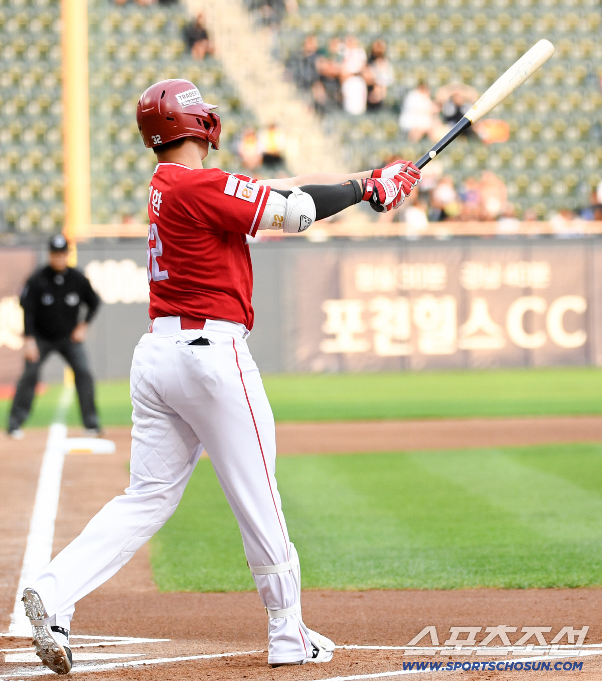 9일 잠실구장에서 열린 LG와 SSG의 경기. SSG 김재환이 타격을 하고 있다. 잠실=박재만 기자 pjm@sportschosun.com/2026.06.09/