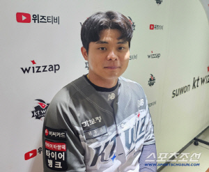 9살 어린 후배와 경쟁 → 1살 위 선배의 '때려박는' 조언… 28세 유격수 '진화' 밑거름 됐다 [인터뷰]