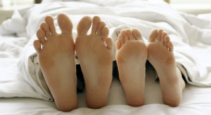 "첫 성경험 빠를수록 노화 취약"…신체적 노쇠·정신적 불행 등에 더 노출