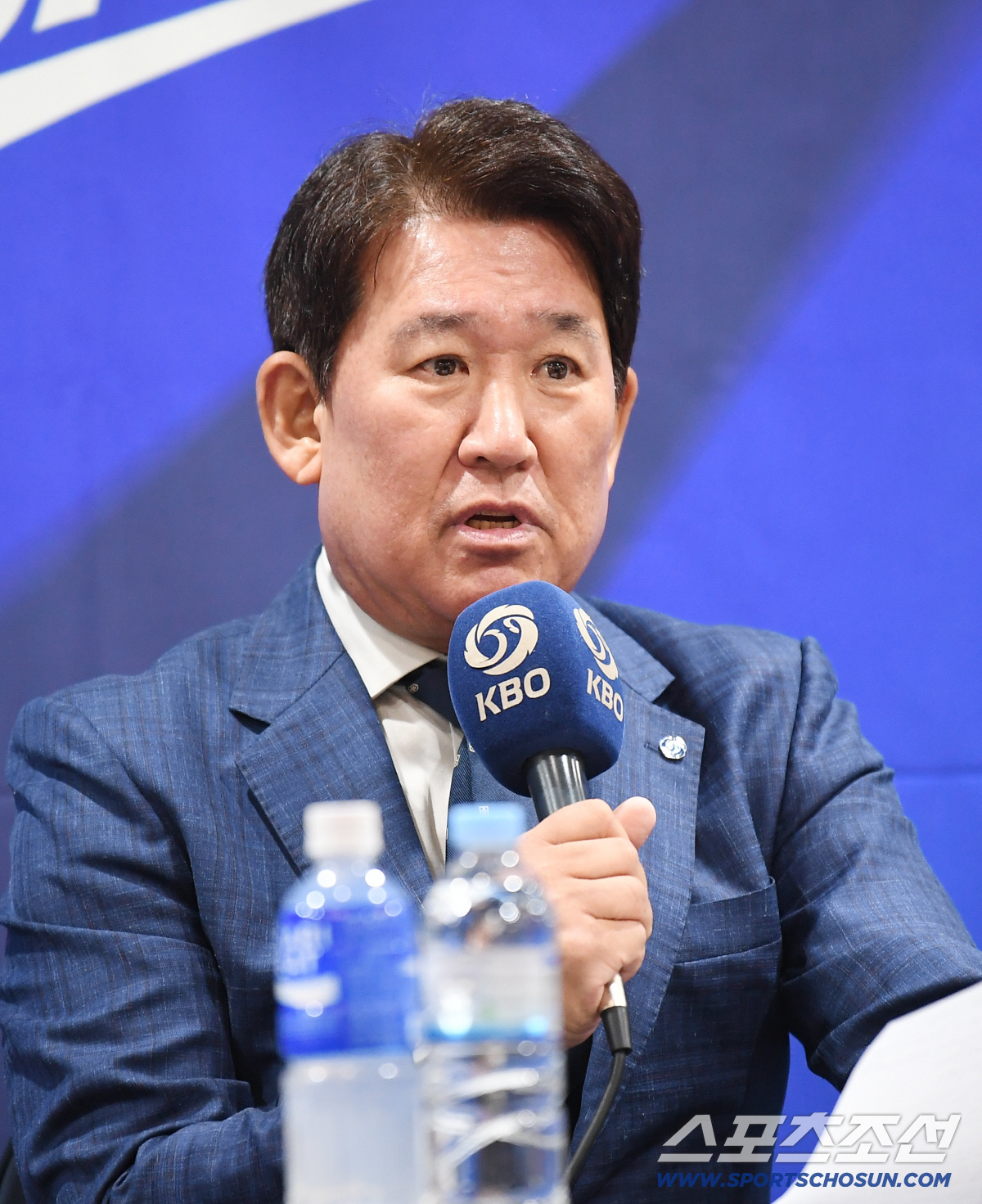 2026 아시안게임 야구대표팀 명단 발표 기자회견이 11일 오후 서울 중구 한국프레스센터에서 열렸다. 조계현 전력강화위원장이 대표팀 명단을 발표하고 있다. 정재근 기자 cjg@sportschosun.com/2026.6.11/