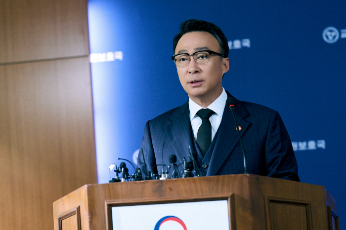 [SC Interview] "Even Kim Nam-gil, who said he would not do uncomfortable projects, is cheering it on" ... Director Hong Jong-chan on the full story