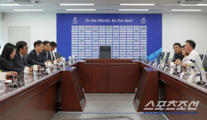 최휘영 문체부 장관 "'개표소 봉쇄' 체육단체 필수업무 볼 수 있도록 근본방안 관계부처와 협의"
