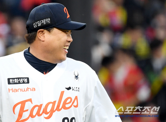 '와 1위-1위' 39살 류현진 리그 평정, 150㎞ 강속구 김도영 얼렸다…"1년에 한번, 최대한 힘 썼다"