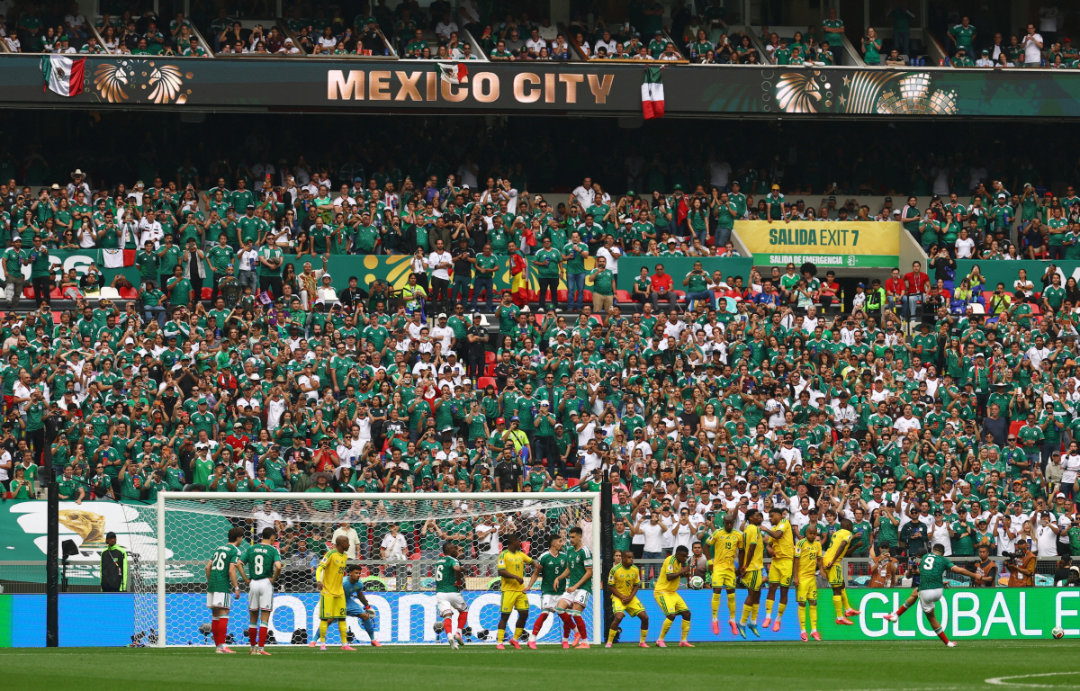 Soccer Football - FIFA World Cup 2026 - Group A - Mexico v South Africa - Estadio Azteca, Mexico City, Mexico - June 11, 2026 Mexico's Raul Jimenez shoots at goal from a free kick REUTERS/Kai Pfaffenbach