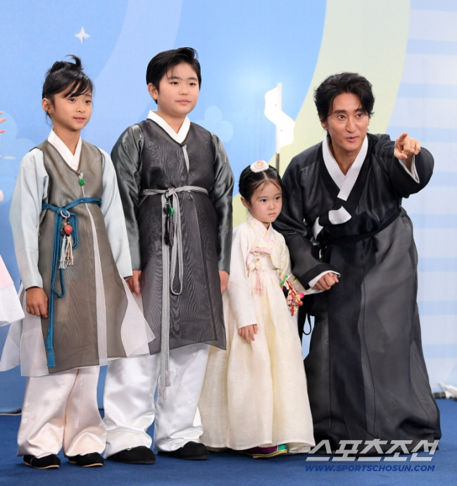 '54세 득녀' 신현준, 늦둥이 위해 술 담배 끊었다 "옆에 오래 있어주고 싶어"(데이앤나잇)