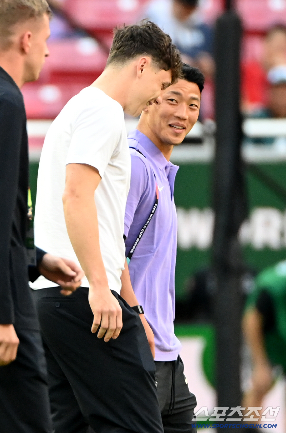 12일(한국시각) 멕시코 과달라하라 사포판의 에스타디오 과달라하라에서 열린 2026 북중미월드컵 대한민국과 체코의 경기. 경기 전 황희찬이 체코 주장인 라디슬라프 크레이치와 인사를 나누고 있다. 사포판(멕시코)=허상욱 기자 wook@sportschosun.com/2026.06.12/