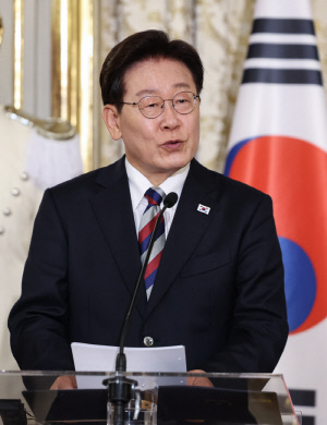 유럽 순방 중인 李대통령도 홍명보호 선전 기원... 체코전 앞두고 SNS에 '갈고닦은 기량 마음껏 펼쳐주길'