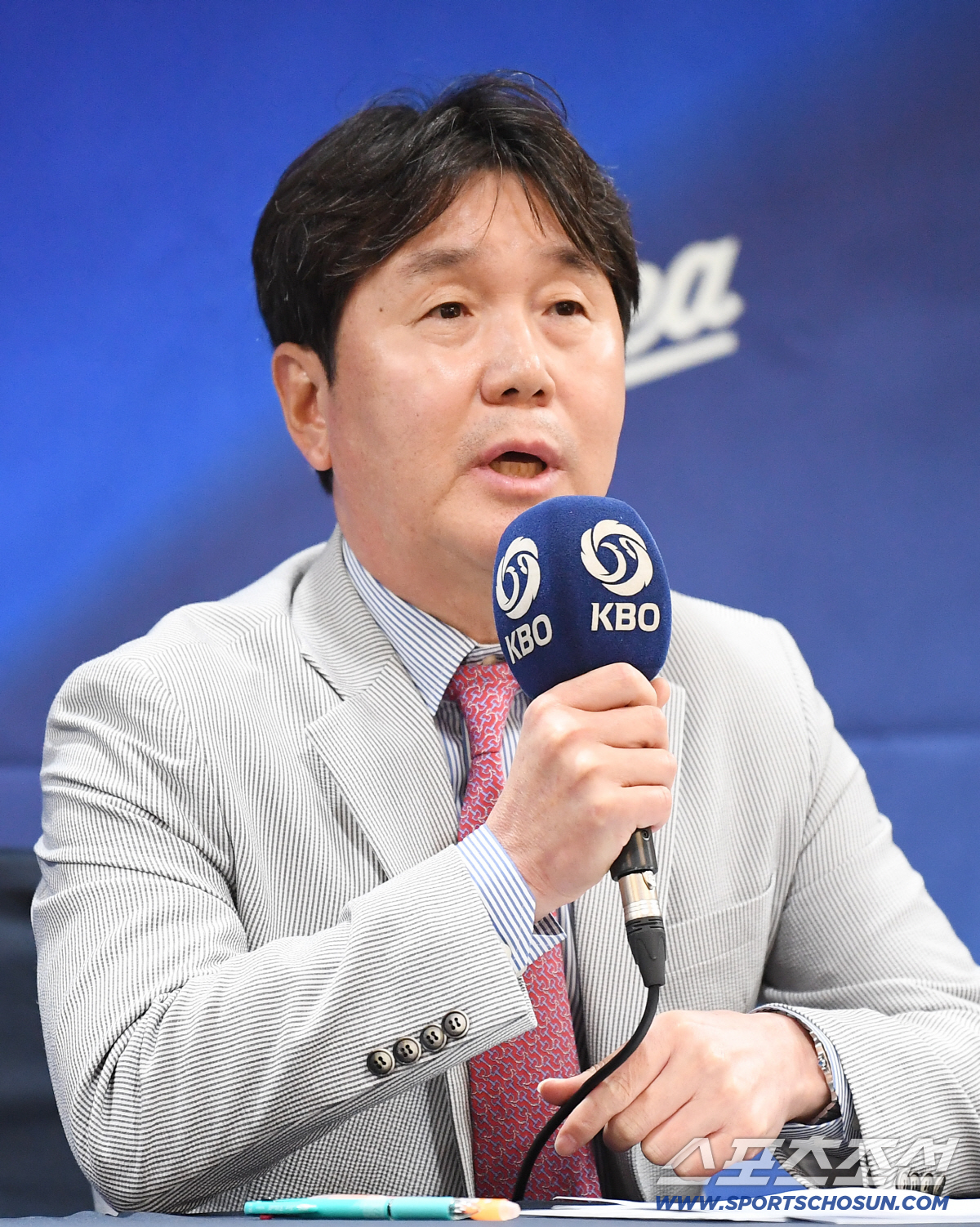 2026 아시안게임 야구대표팀 명단 발표 기자회견이 11일 오후 서울 중구 한국프레스센터에서 열렸다. 류지현 감독이 질문에 답하고 있다. 정재근 기자 cjg@sportschosun.com/2026.6.11/