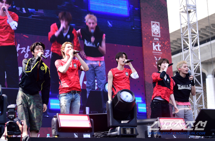 CORTIS at a street cheering event in Gwanghwamun, Republic of Korea