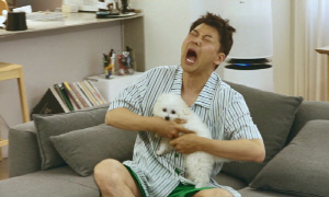 '46세' 전현무, 결혼 대신 선택한 가족…"70일된 강아지 입양" ('나혼산')