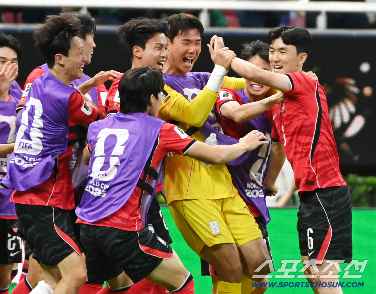 12일(한국시각) 멕시코 과달라하라 사포판의 에스타디오 과달라하라에서 열린 2026 북중미월드컵 대한민국과 체코의 경기. 황인범이 동점골을 터뜨리고 기쁨을 나누고 있다. 사포판(멕시코)=허상욱 기자 wook@sportschosun.com/2026.06.12/