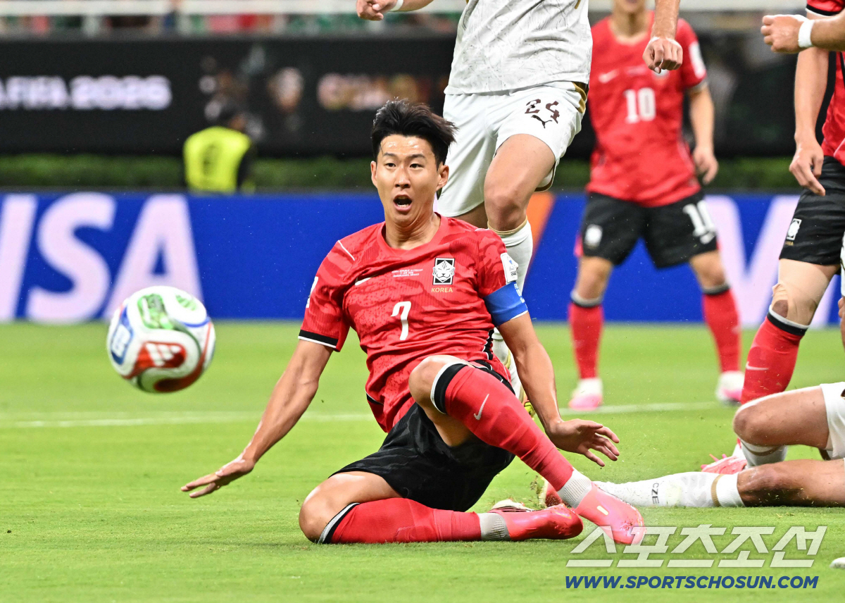 12일(한국시각) 멕시코 과달라하라 사포판의 에스타디오 과달라하라에서 열린 2026 북중미월드컵 대한민국과 체코의 경기. 손흥민의 슛이 상대 수비에 막히고 있다. 사포판(멕시코)=허상욱 기자 wook@sportschosun.com/2026.06.12/