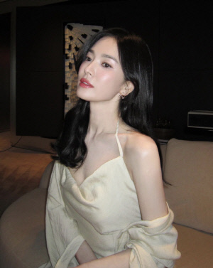 “사람 맞나” 경악..송혜교, 솜털까지 다 보이는 초근접 카메라에 딱 걸린 실물 미모