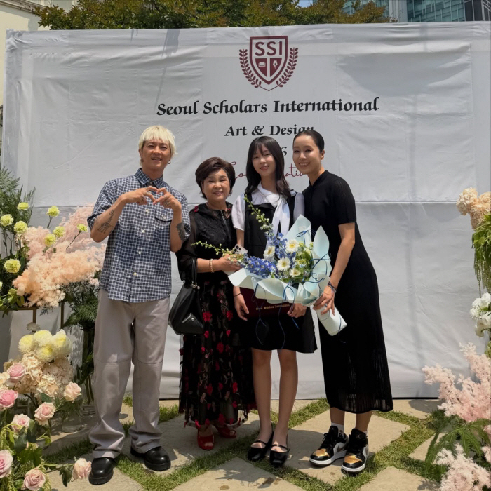 장동건, ♥고소영과 국제학교 졸업식 참석..학부모로 포착된 근황