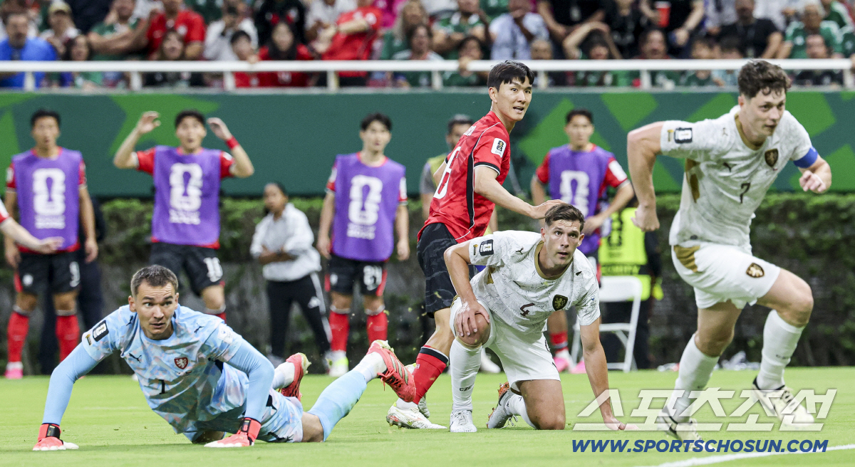 12일(한국시각) 멕시코 과달라하라 사포판의 에스타디오 과달라하라에서 열린 2026 북중미월드컵 대한민국과 체코의 경기. 황인범이 동점골을 넣고 있다. 사포판(멕시코)=허상욱 기자 wook@sportschosun.com/2026.06.12/