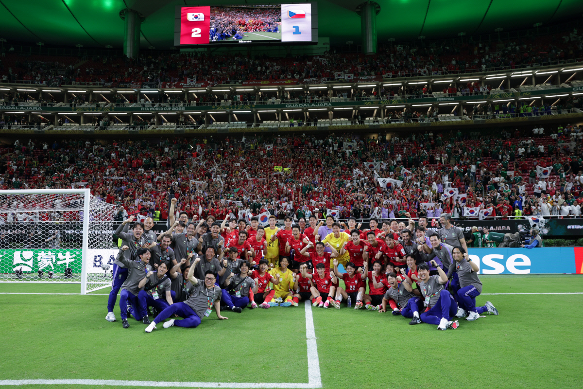 과달라하라스타디움(과달라하라, 멕시코)/ 2026 FIFA 북중미 월드컵/ 남자A대표팀/ A조/ 조별예선 1차전/ 한국 vs 체코/ 한국 승리/ 단체 기념 촬영/ photo by Donghyuk Kwak