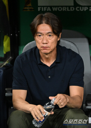 "어떻게 손흥민을 뺄 수 있지?" '비피셜' 英 BBC 극찬, '미움받을 용기' 홍명보 용병술..."감독이 거액을 받는 이유"