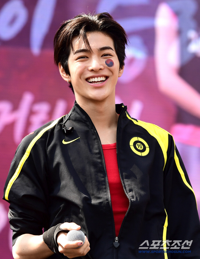 CORTIS's Keonho, smiling with positive energy