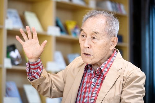 [소셜+] "가스 가득 차도 버텼다"…`6·10 최루탄` 39년만에 세상 밖으로