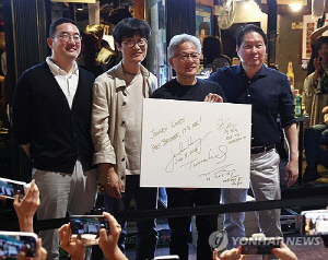 [AI돋보기] 젠슨 황은 왜 한국에서 닷새나 머물렀나