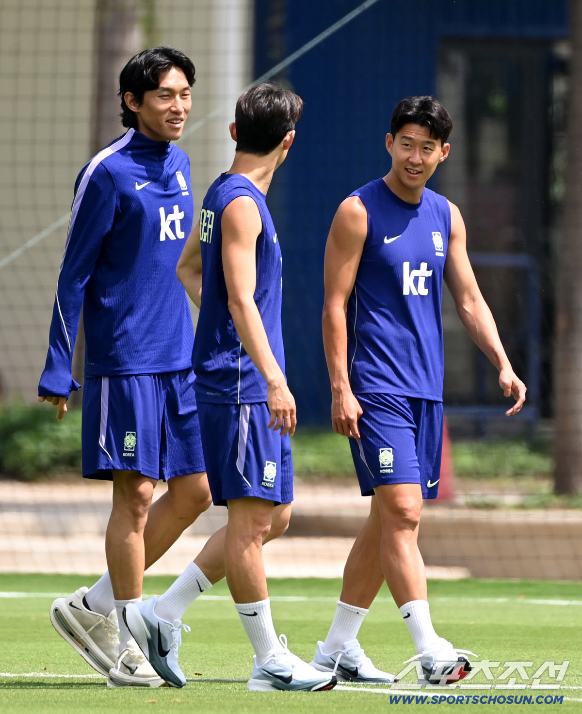 2026 북중미 월드컵 체코전에서 승리한 대한민국 월드컵 대표팀이 13일(한국시각) 멕시코 과달라하라 인근 사포판 월드컵대표팀 베이스캠프 훈련장 치바스 베르데 바예에서 회복 훈련을 가졌다. 발걸음을 옮기는 손흥민 이재성 김승규의 모습. 사포판(멕시코)=허상욱 기자 wook@sportschosun.com/2026.06.13/