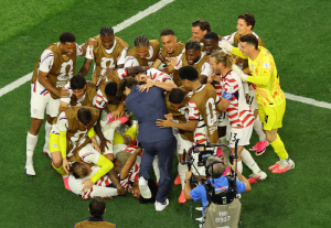 세상에 이런 월드컵 경기가 다 있네, 축구 스타보다 많은 유명인사...빌 게이츠, 톰 크루즈, 패리스 힐튼 총출동