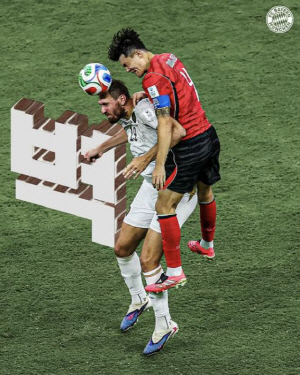 뮌헨 공식 계정에 한글로 '벽'이 떡! 한국 대표팀 월드컵 첫 승 축하…이한범-이기혁 이끈 김민재의 수비 리더십