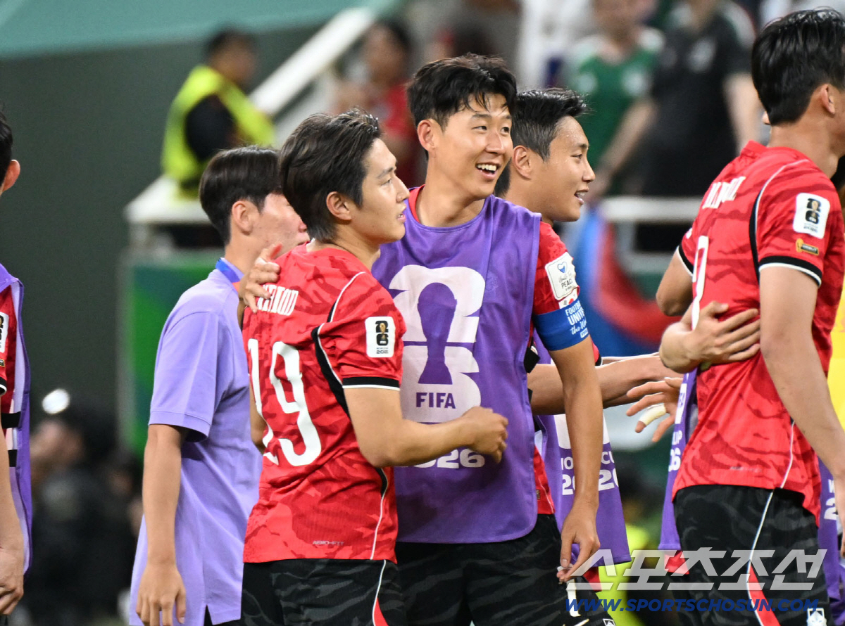 12일(한국시각) 멕시코 과달라하라 사포판의 에스타디오 과달라하라에서 열린 2026 북중미월드컵 대한민국과 체코의 경기. 대한민국이 2대1로 승리했다. 손흥민과 이강인이 기쁨을 나누고 있다. 사포판(멕시코)=허상욱 기자 wook@sportschosun.com/2026.06.12/