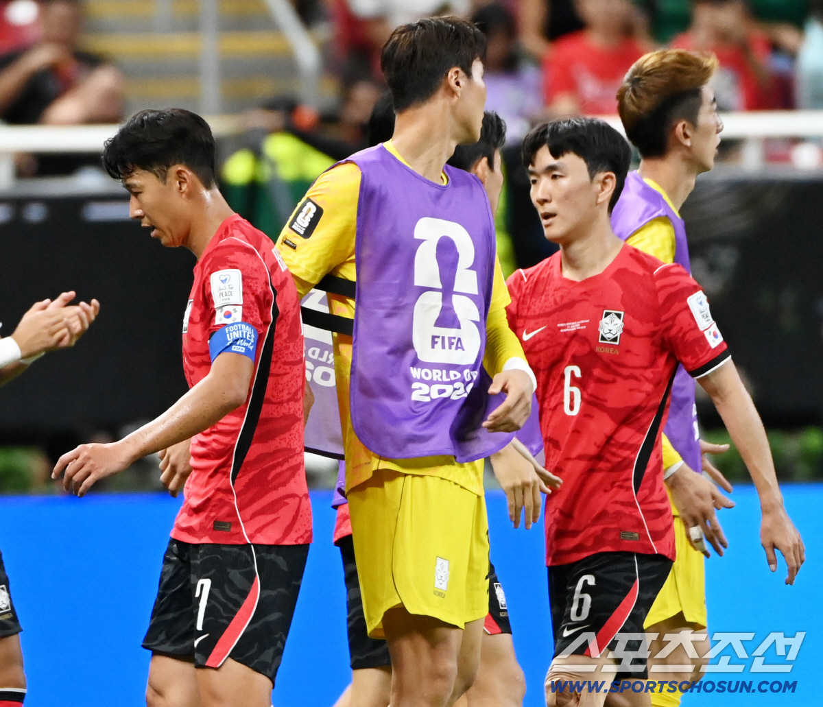 12일(한국시각) 멕시코 과달라하라 사포판의 에스타디오 과달라하라에서 열린 2026 북중미월드컵 대한민국과 체코의 경기. 손흥민이 전반전을 마친 뒤 그라운드를 빠져나가고 있다. 사포판(멕시코)=허상욱 기자 wook@sportschosun.com/2026.06.12/