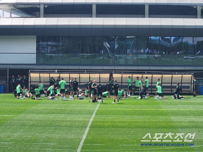 [멕시코시티NOW]"일방적 응원→야유" 멕시코, 홍명보호와의 격돌 앞두고 연일 훈련 몰두