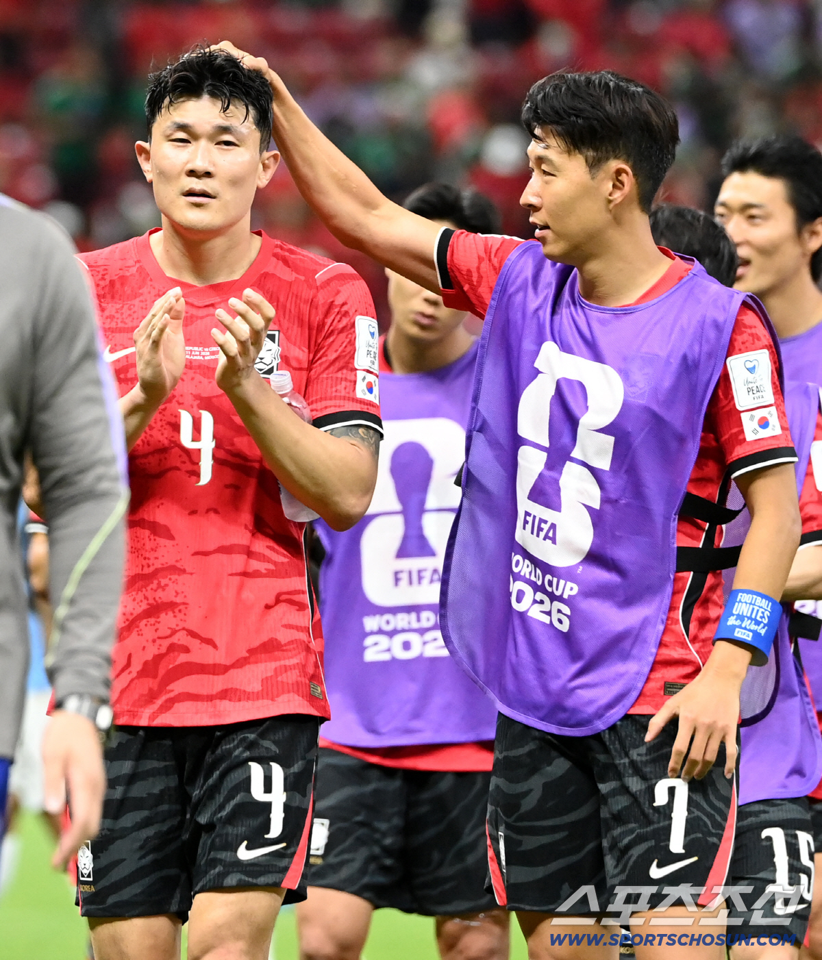 12일(한국시각) 멕시코 과달라하라 사포판의 에스타디오 과달라하라에서 열린 2026 북중미월드컵 대한민국과 체코의 경기. 대한민국이 2대1로 승리했다. 김민재와 손흥민이 기쁨을 나누고 있다. 사포판(멕시코)=허상욱 기자 wook@sportschosun.com/2026.06.12/