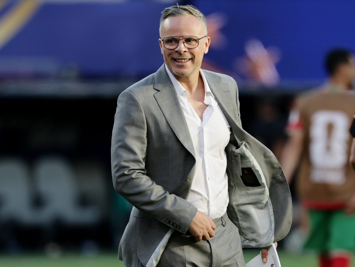 Morocco head coach Mohamed Ouahbi leaves the field at halftime during the World Cup Group C soccer match between Brazil and Morocco in East Rutherford, N.J., near New York, Saturday, June 13, 2026. (AP Photo/Adam Hunger)