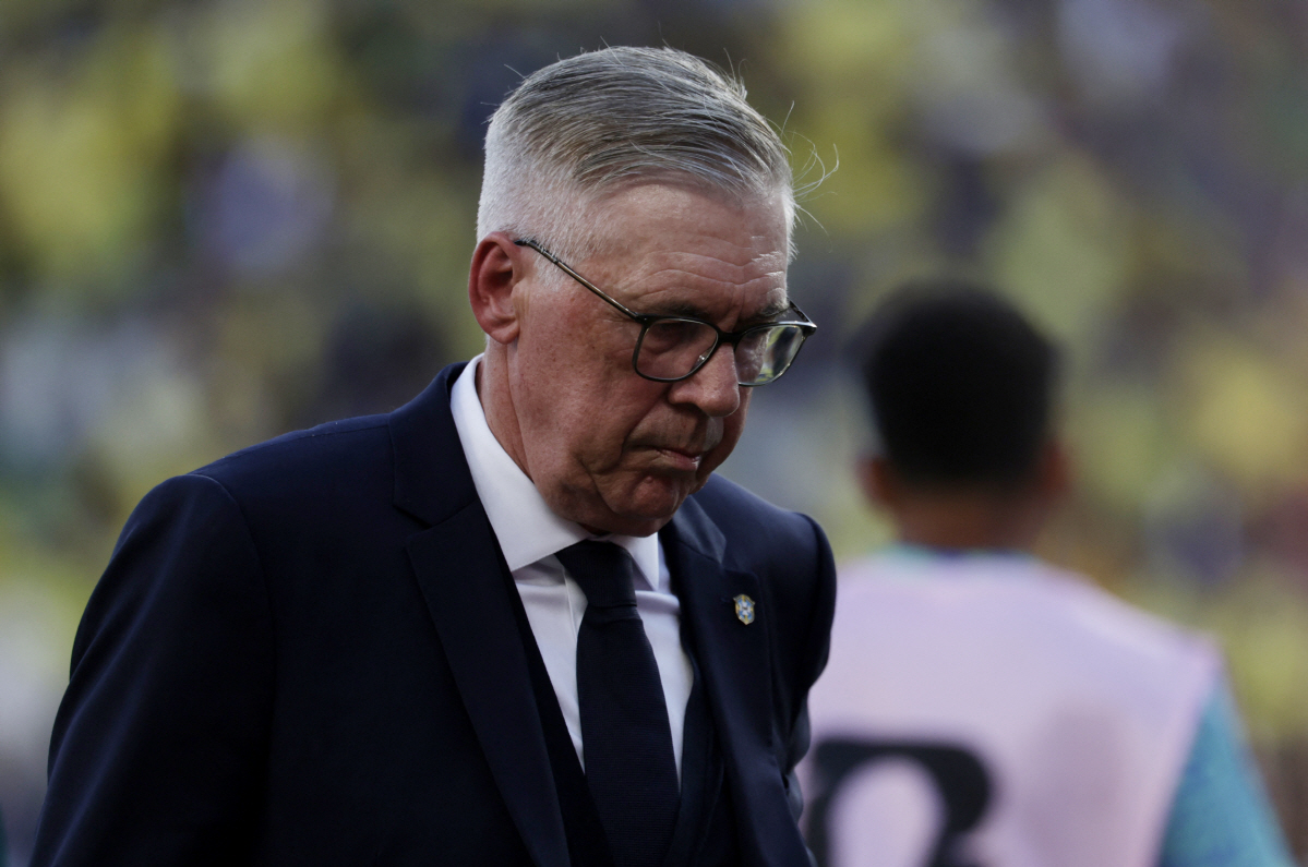 Soccer Football - FIFA World Cup 2026 - Group C - Brazil v Morocco - New York/New Jersey Stadium, East Rutherford, New Jersey, U.S. - June 13, 2026 Brazil coach Carlo Ancelotti at half time REUTERS/Jeenah Moon