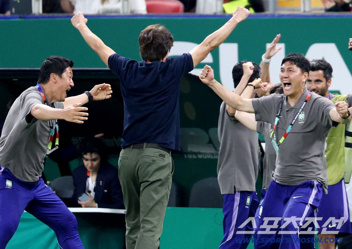 12일(한국시각) 멕시코 과달라하라 사포판의 에스타디오 과달라하라에서 열린 2026 북중미월드컵 대한민국과 체코의 경기. 홍명보 감독이 승리 후 환호하고 있다. 사포판(멕시코)=허상욱 기자 wook@sportschosun.com/2026.06.12/