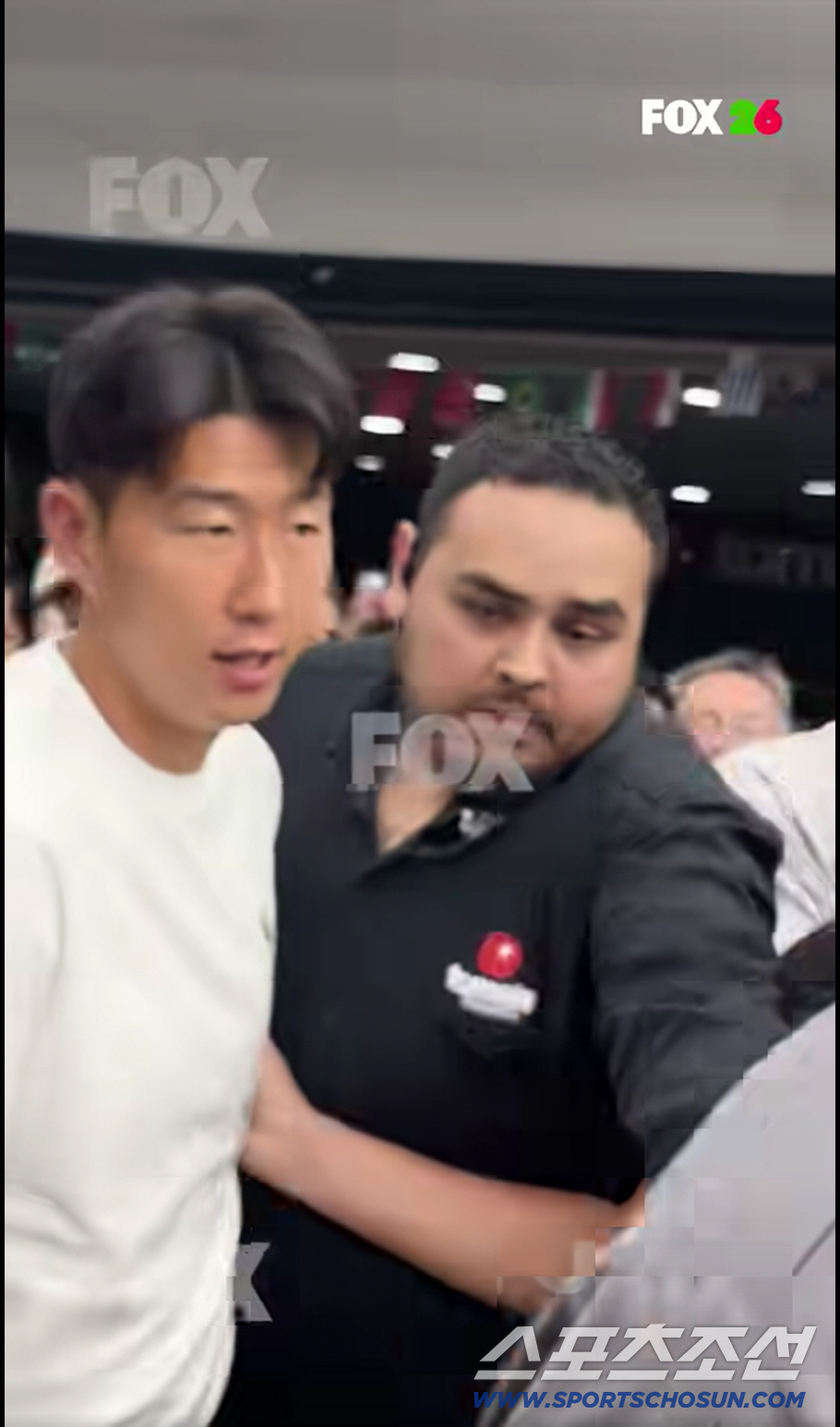 "타코 먹는 손흥민! 멕시코전 앞두고 관심 폭발" 이놈의 인기란, '조용한 외출' 결국 실패…"한국의 호날두가 떴다"[과달라하라 현장]