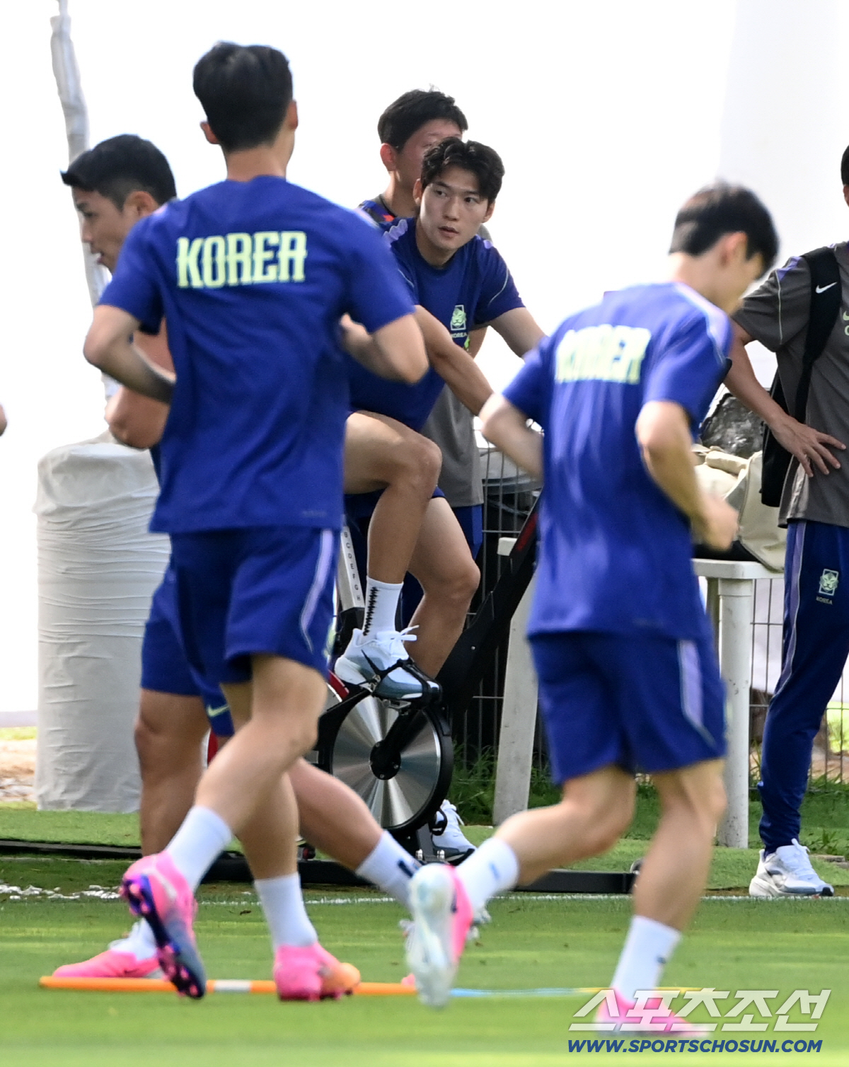 11일(한국시각) 멕시코 과달라하라 인근 사포판 월드컵대표팀 베이스캠프 훈련장 치바스 베르데 바예에서 진행된 대한민국 월드컵 대표팀의 공식 훈련. 배준호가 사이클을 타고 있다. 사포판(멕시코)=허상욱 기자 wook@sportschosun.com/2026.06.11/