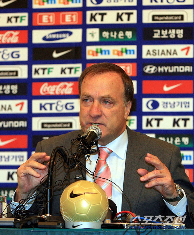 2006년 대한민국 축구대표팀 사령탑 딕 아드보카트. 사진출처=스포츠조선 DB