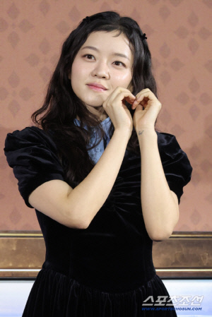 "공백기 생기면 애부터 낳을까..." 고아성, 22년차 여배우가 밝힌 불편한 진실